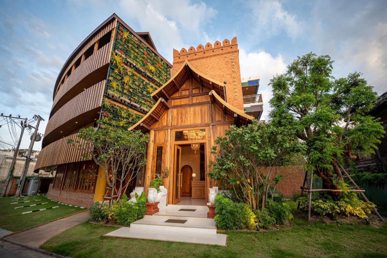 At Gate Thaphae Hotel Чиангмай Экстерьер фото