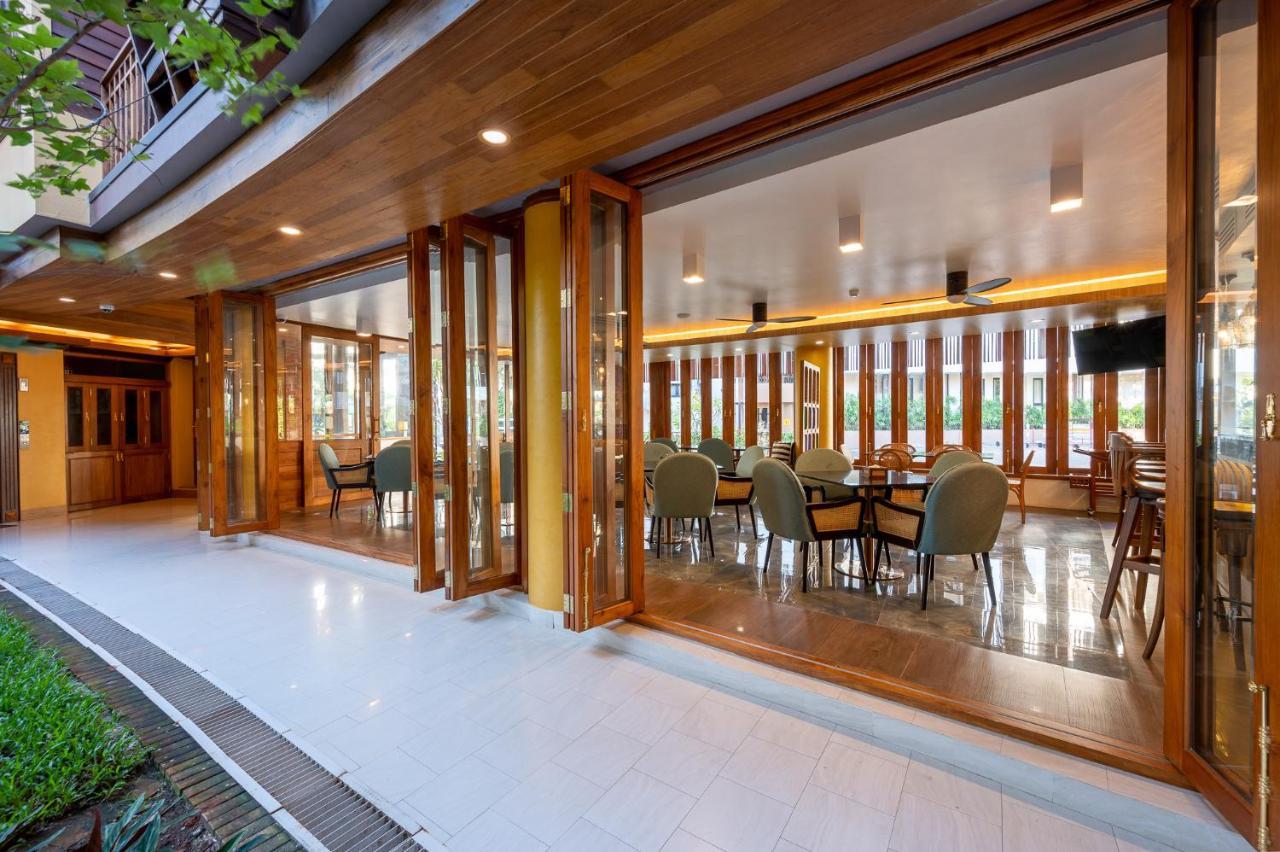 At Gate Thaphae Hotel Чиангмай Экстерьер фото