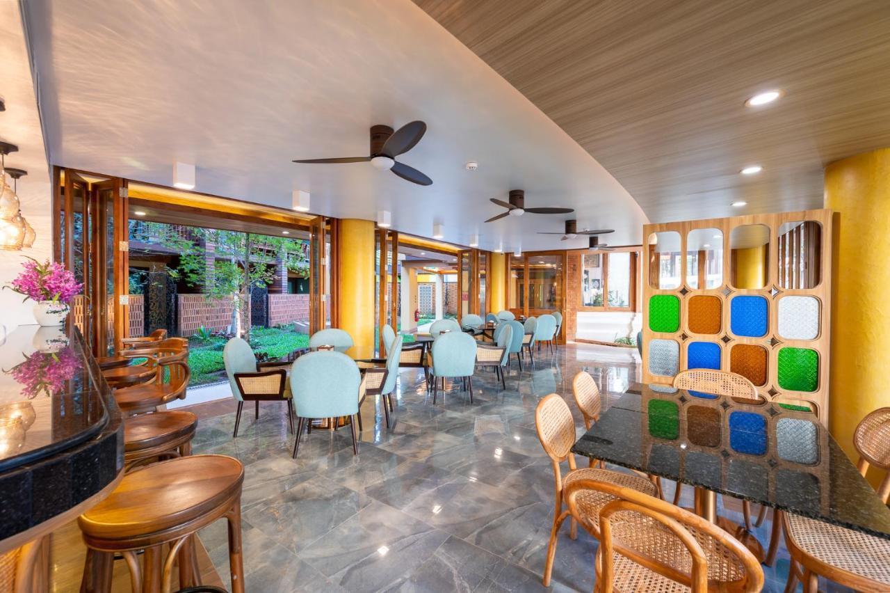At Gate Thaphae Hotel Чиангмай Экстерьер фото