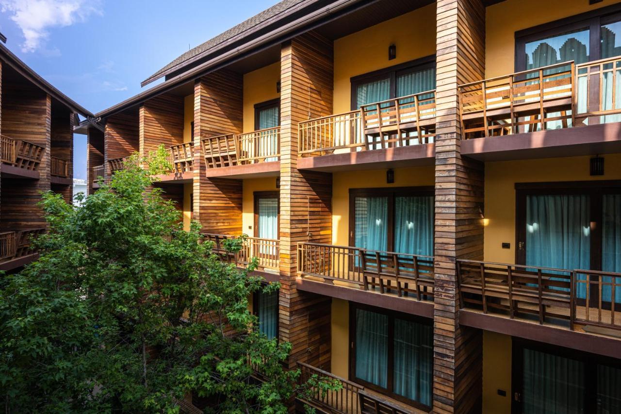 At Gate Thaphae Hotel Чиангмай Экстерьер фото