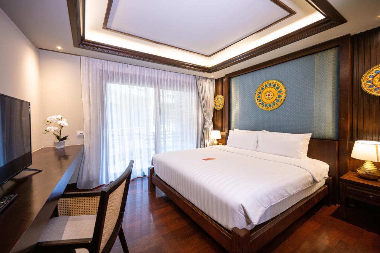At Gate Thaphae Hotel Чиангмай Экстерьер фото