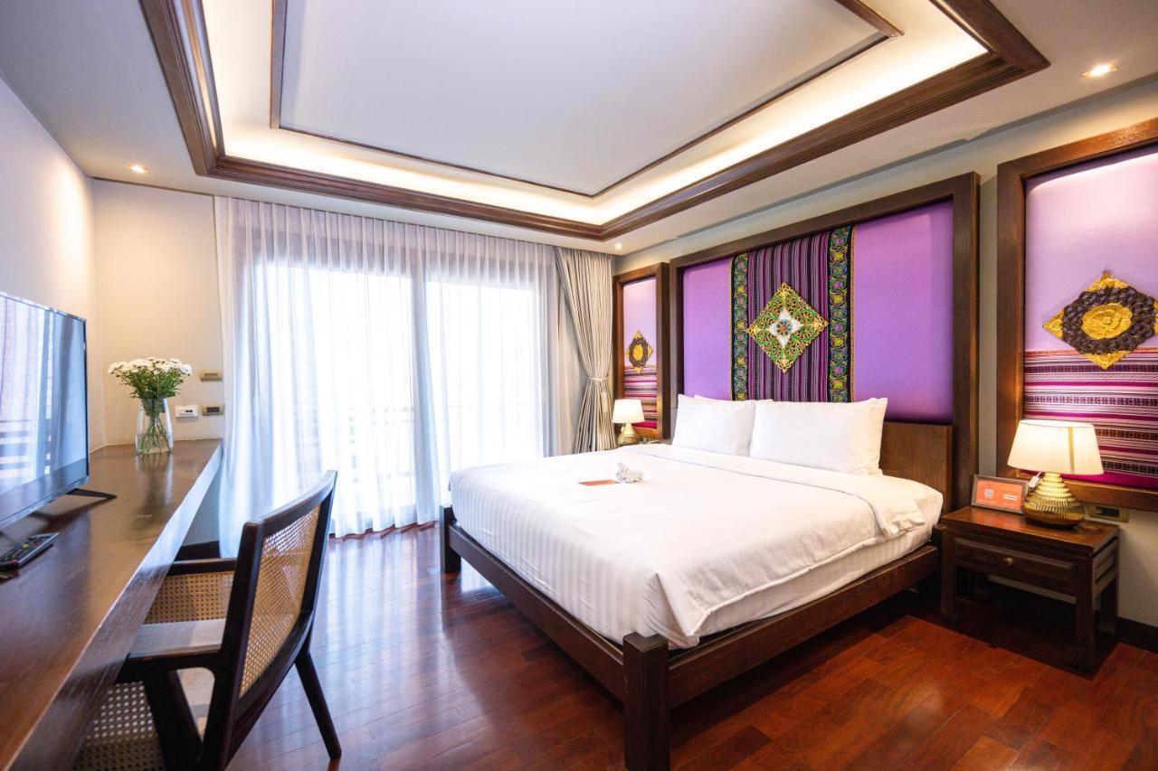 At Gate Thaphae Hotel Чиангмай Экстерьер фото