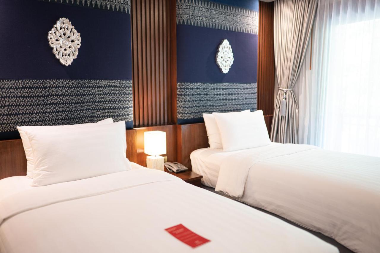 At Gate Thaphae Hotel Чиангмай Экстерьер фото