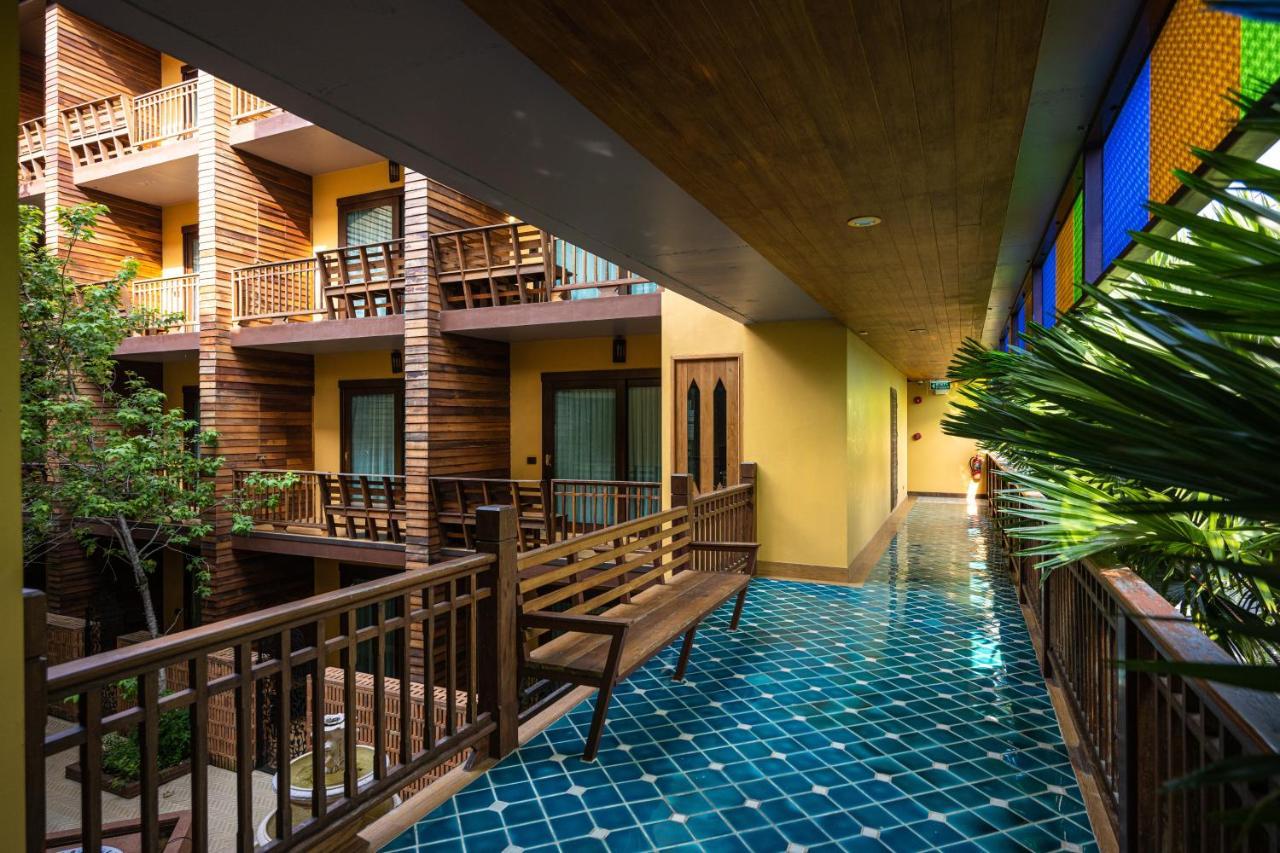 At Gate Thaphae Hotel Чиангмай Экстерьер фото