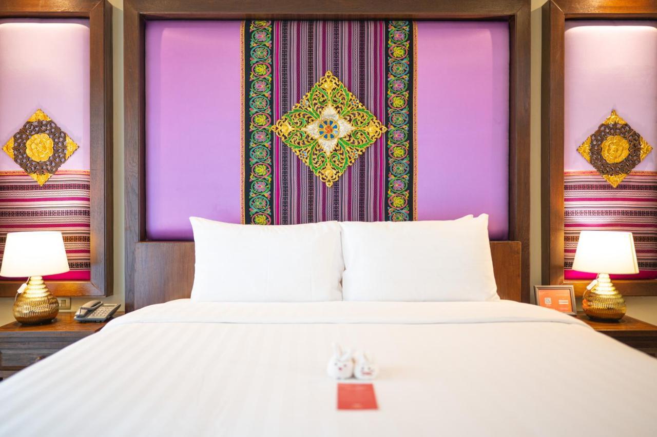 At Gate Thaphae Hotel Чиангмай Экстерьер фото